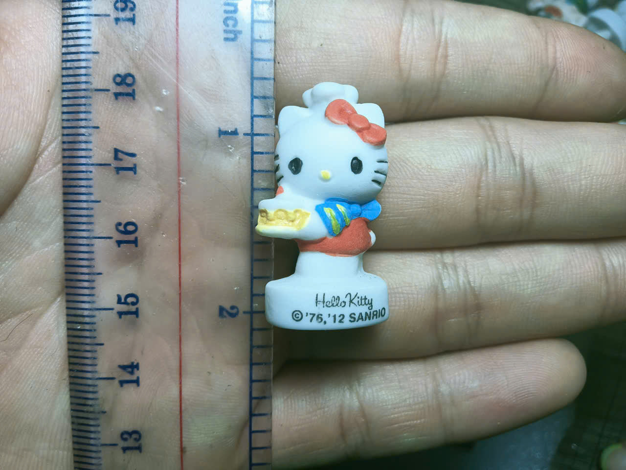 French Fève Miniature Porcelain Hello Kitty Figurine – Individual Collectible Sanrio Zodiac & Calendar King Cake Charm