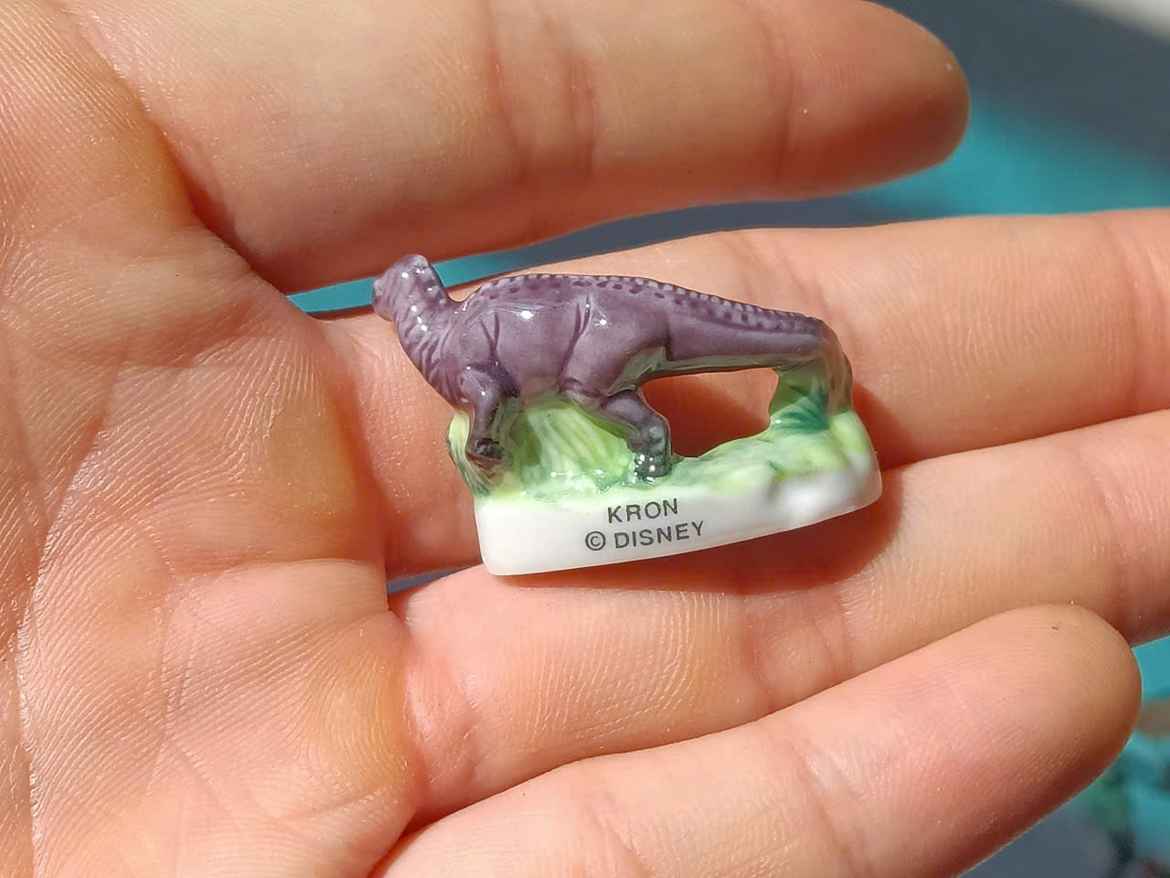 Disney Dinosaur 2000 Vintage Porcelain Feves - Collectible Ceramic Figurines (Choose Your Character)