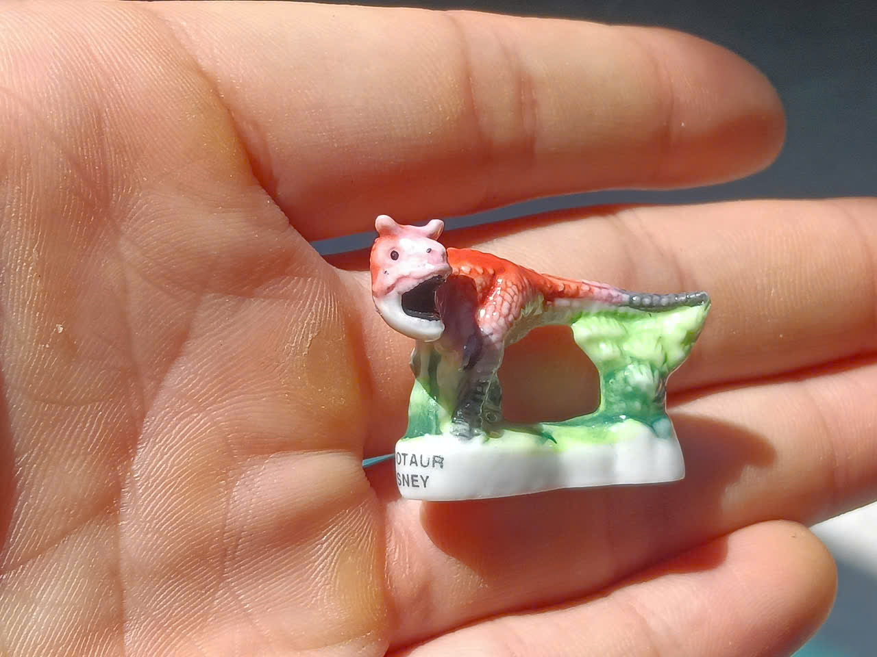 Disney Dinosaur 2000 Vintage Porcelain Feves - Collectible Ceramic Figurines (Choose Your Character)