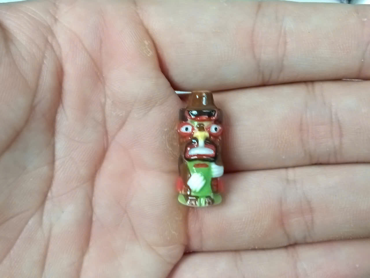 French Porcelain Fèves Vintage Native American Indiens d'Amérique Figurines – Miniature Ceramic Totem & Canoe Charms