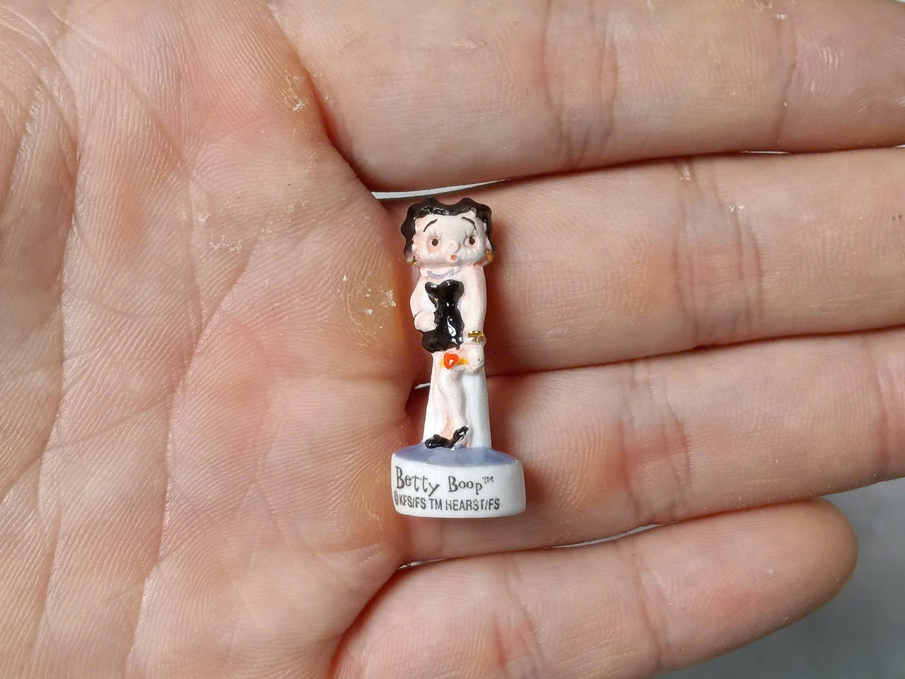 French Porcelain Fèves Vintage Betty Boop Figurines – Miniature Ceramic Glamour Retro Cartoon Charms