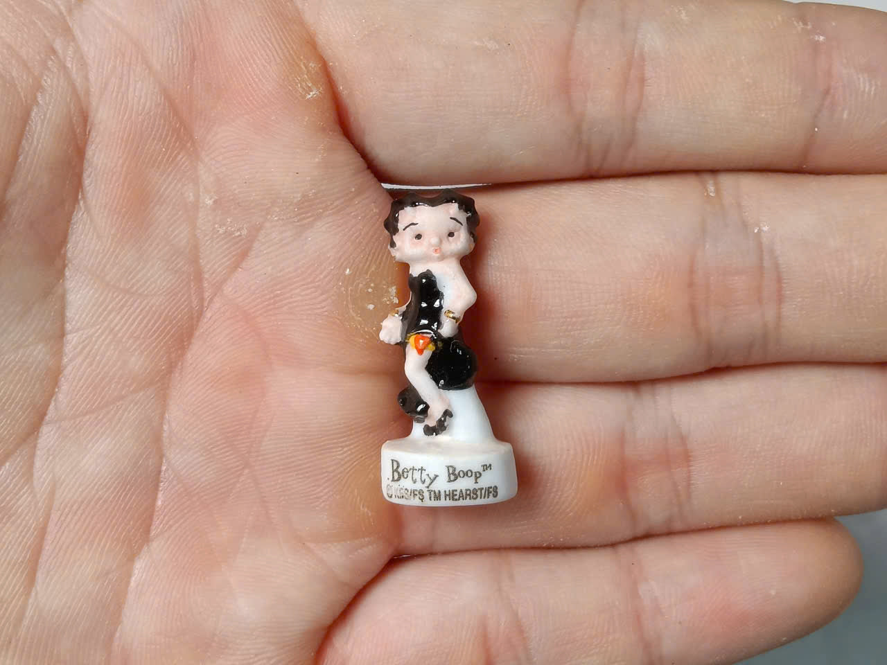 French Porcelain Fèves Vintage Betty Boop Figurines – Miniature Ceramic Glamour Retro Cartoon Charms