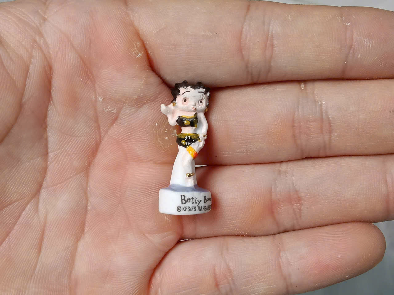 French Porcelain Fèves Vintage Betty Boop Figurines – Miniature Ceramic Glamour Retro Cartoon Charms