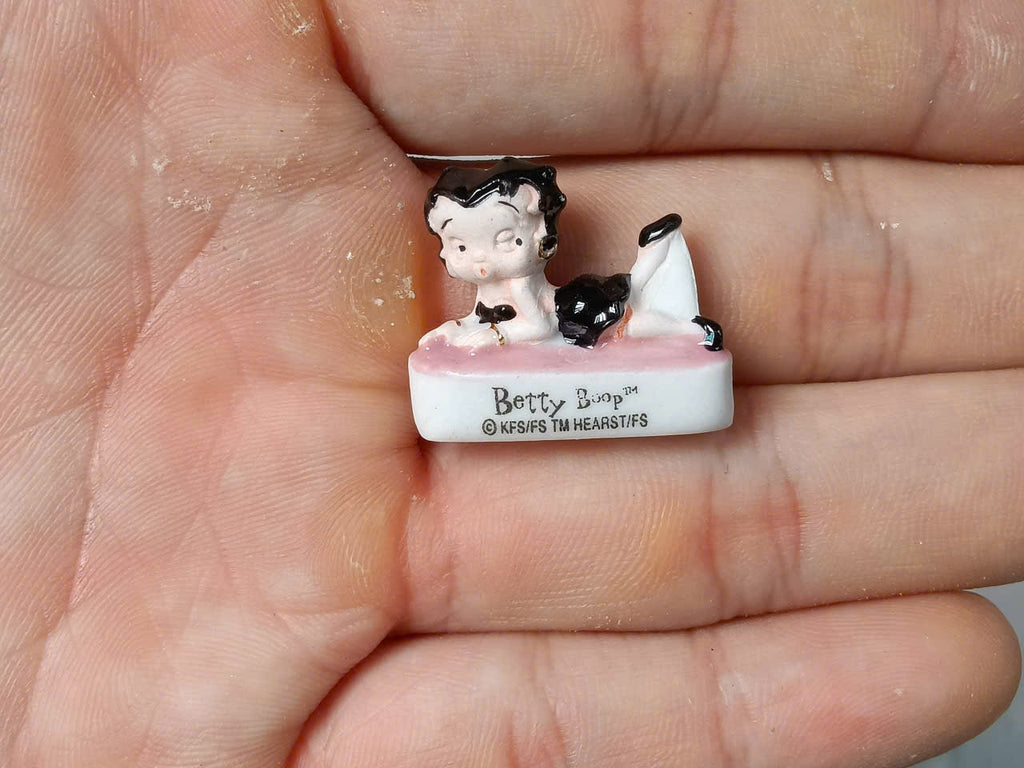 French Porcelain Fèves Vintage Betty Boop Figurines – Miniature Ceramic Glamour Retro Cartoon Charms