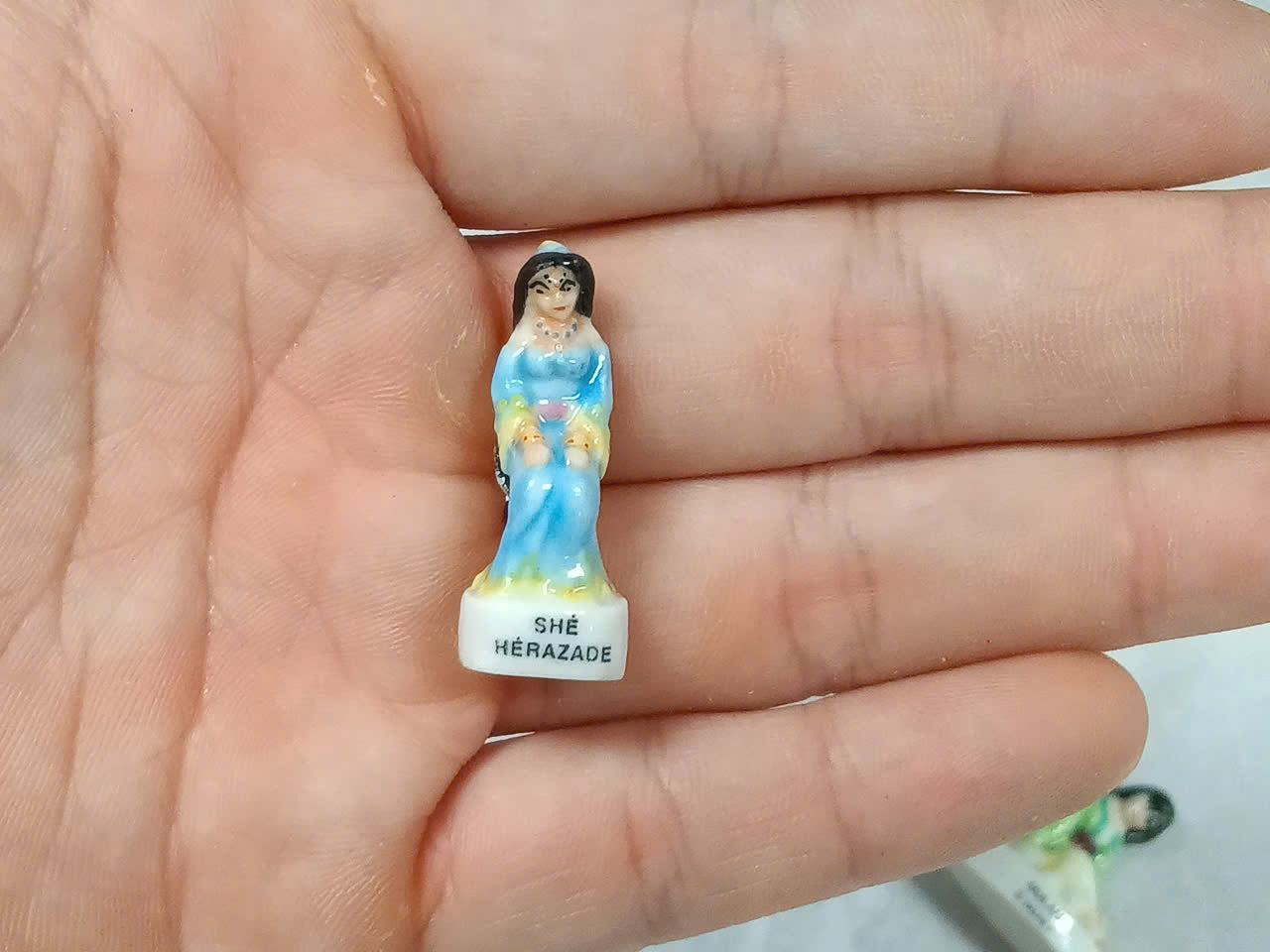 French Porcelain Fèves Vintage Princess & Prince Figurines – Miniature Ceramic Disney Fairytale Charms Cendrillon Tiana Mulan Belle