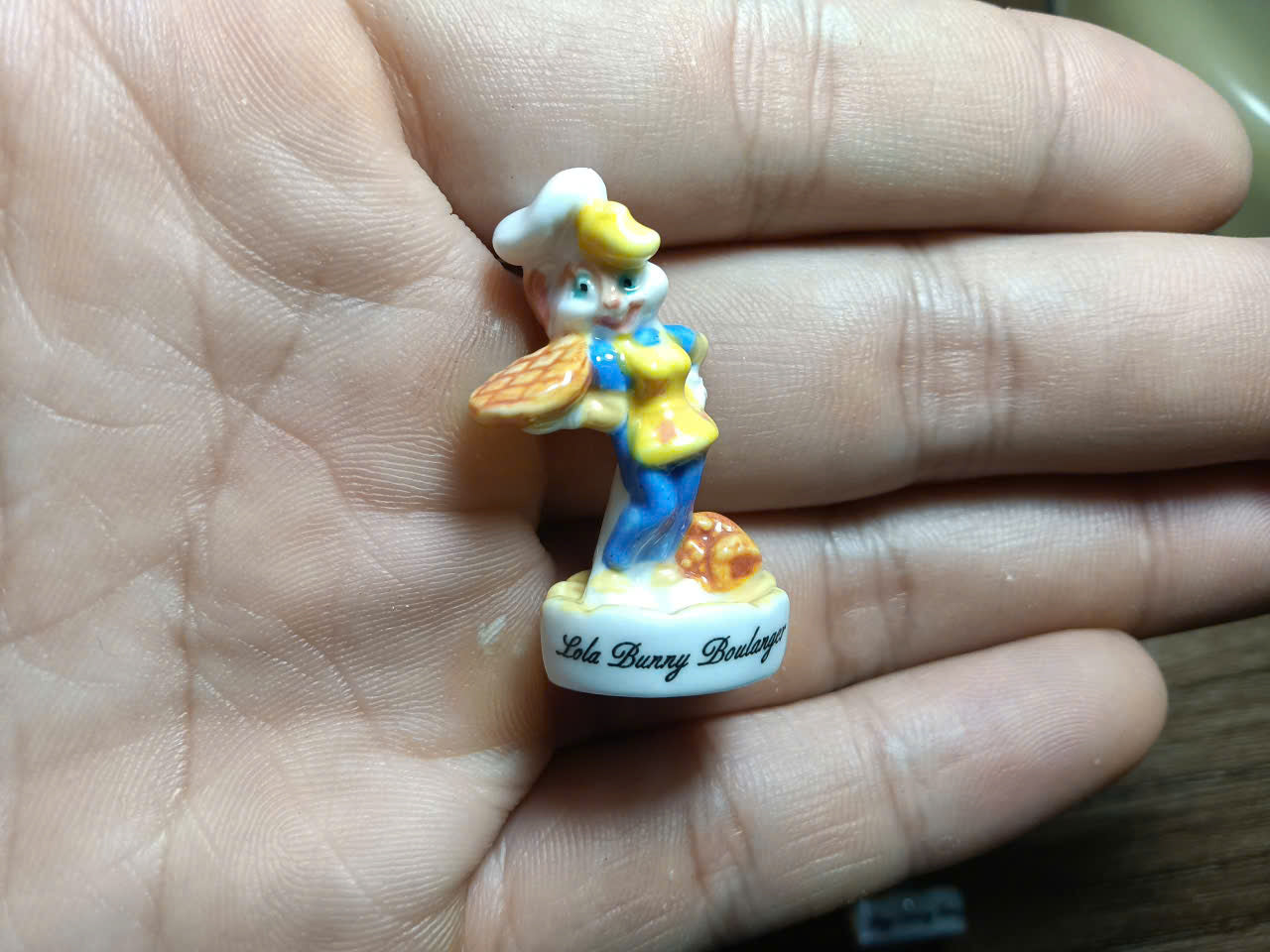 French Porcelain Fèves Vintage Looney Tunes Boulanger Figurines – Miniature Ceramic Baker Charms Bugs Bunny Daffy Duck Tweety Porky Pig