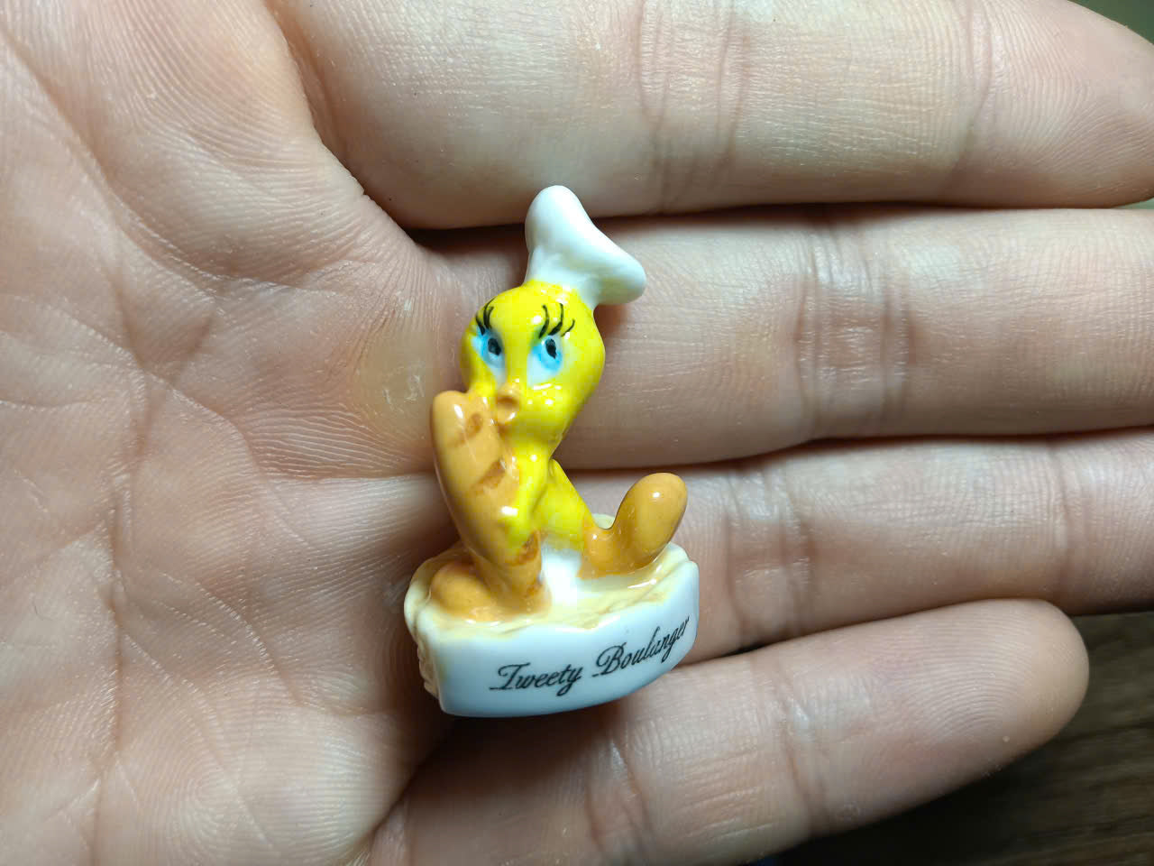 French Porcelain Fèves Vintage Looney Tunes Boulanger Figurines – Miniature Ceramic Baker Charms Bugs Bunny Daffy Duck Tweety Porky Pig