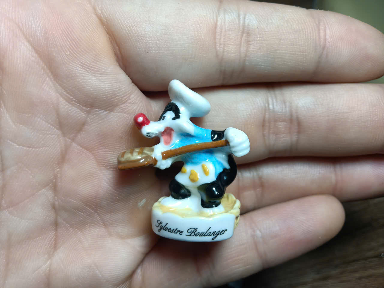 French Porcelain Fèves Vintage Looney Tunes Boulanger Figurines – Miniature Ceramic Baker Charms Bugs Bunny Daffy Duck Tweety Porky Pig