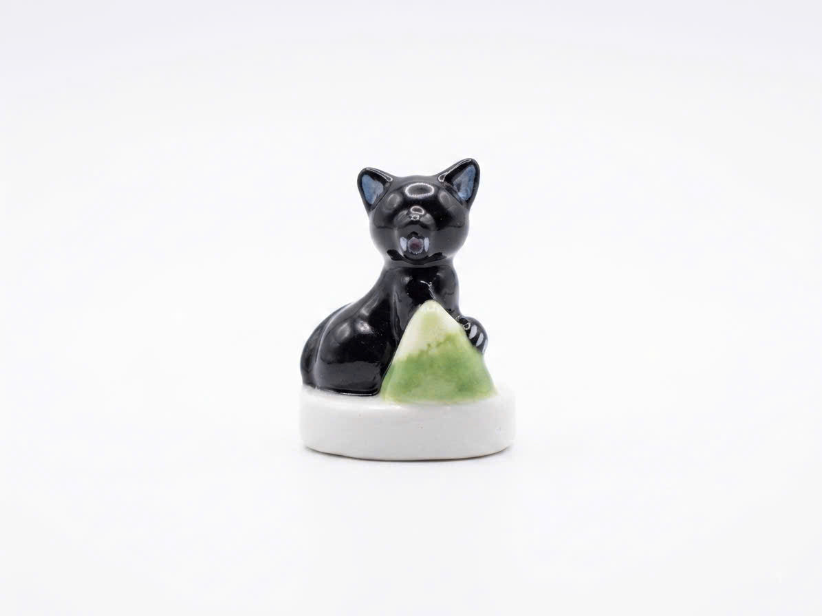 Black Cat Fève Porcelain Miniature