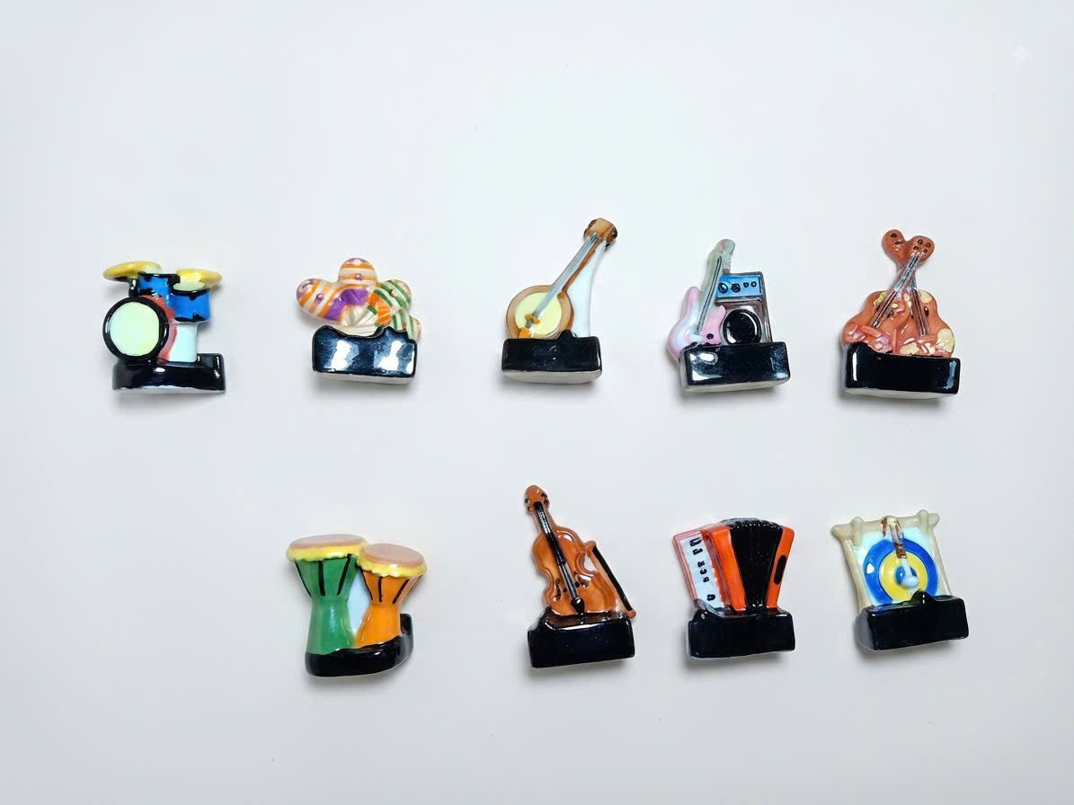 La Musique Moderne – Porcelain Fève Collection