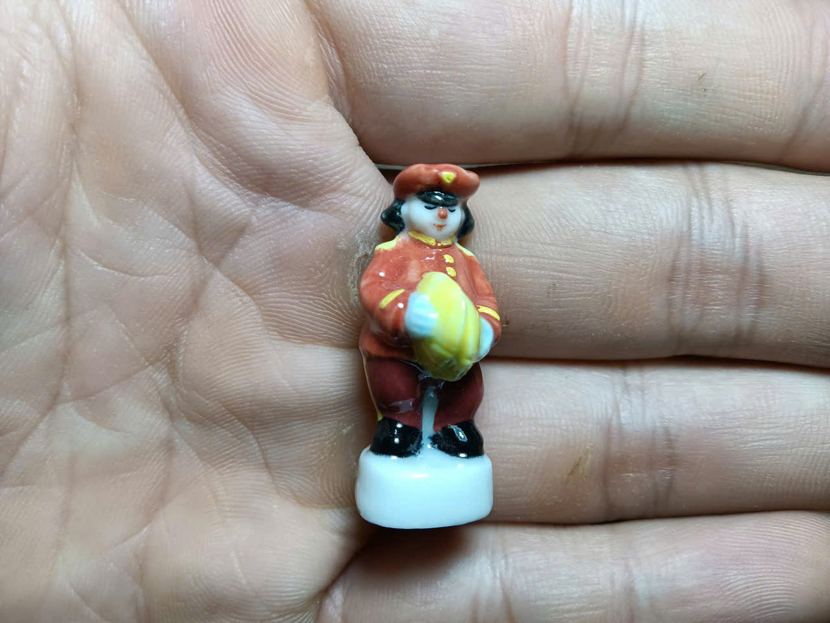 La Fanfare – Porcelain Fève Collection
