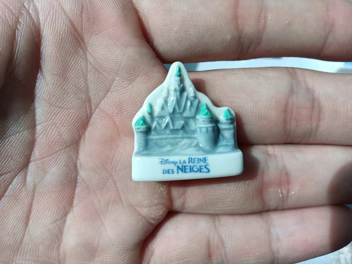 Disney Frozen Hexagon Porcelain Fève – La Reine des Neiges – Single Piece