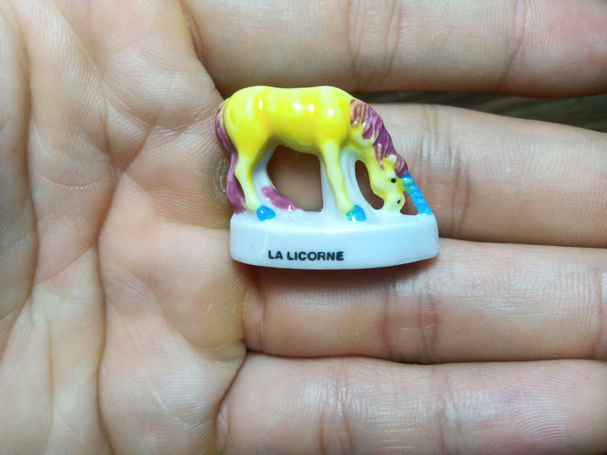 Horse & Equine Porcelain Fève – Single Piece | Hand-Painted Collectible Figurine