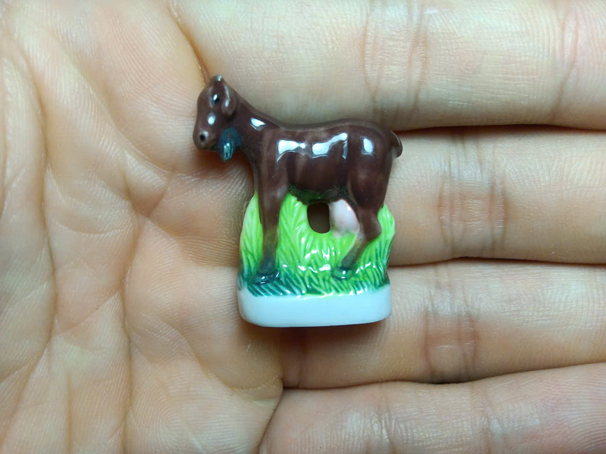Mountain Grassland Animal Porcelain Fève – Single Piece | Hand-Painted Collectible Figurine