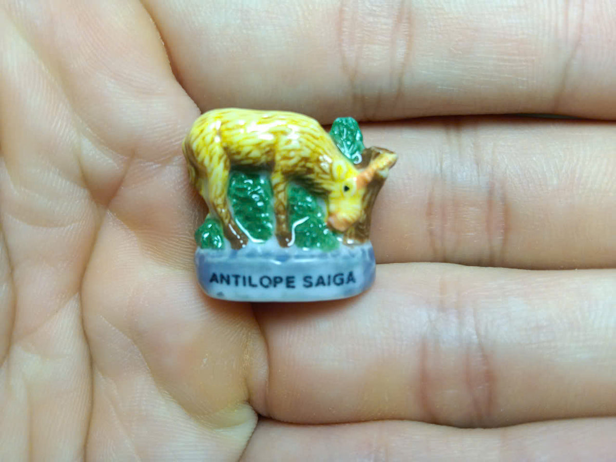 Mountain Grassland Animal Porcelain Fève – Single Piece | Hand-Painted Collectible Figurine