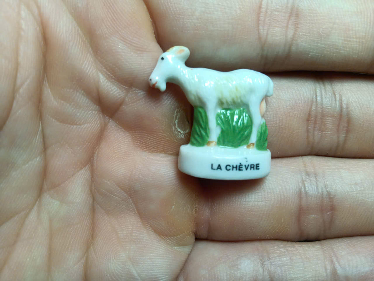 Mountain Grassland Animal Porcelain Fève – Single Piece | Hand-Painted Collectible Figurine