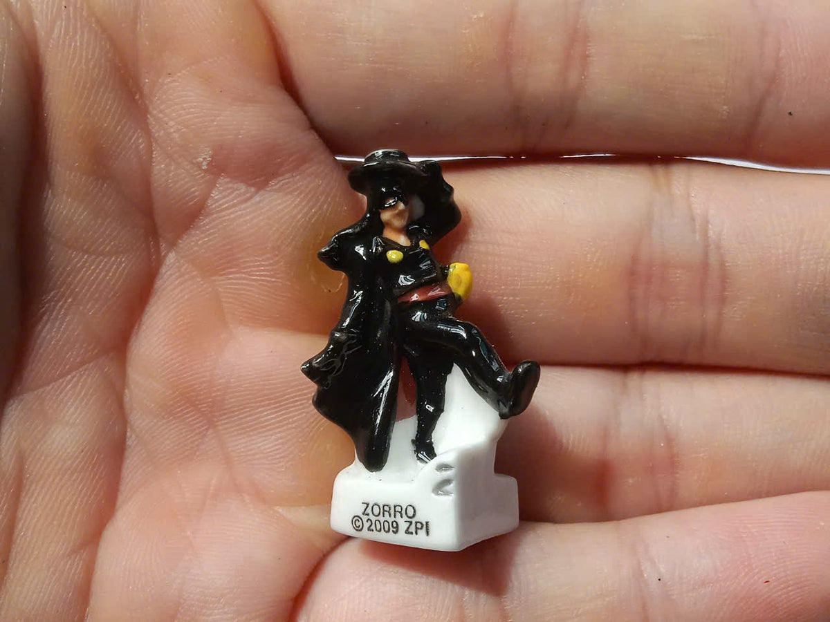 Zorro Fève Set – Official Licensed Porcelain Miniatures ©ZPI (10 Pieces)