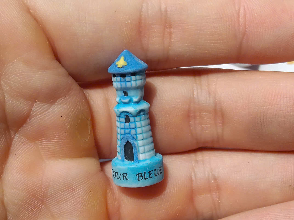 French Medieval Chess Fève Set – Hand-Painted Porcelain Miniatures (11 Pieces)