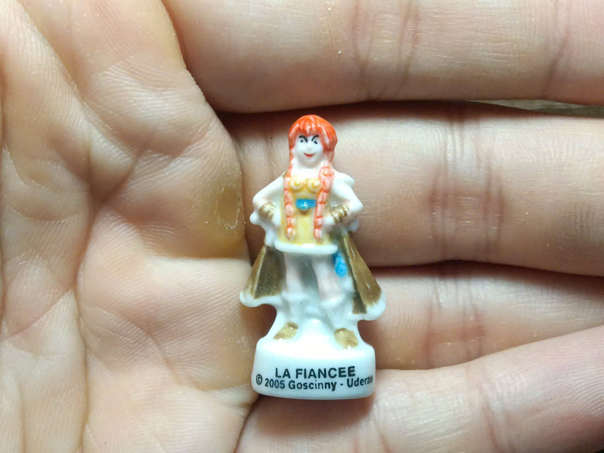 Iconic Women & French Heritage Porcelain Fève – Single Piece | Hand-Painted Collectible Figurine