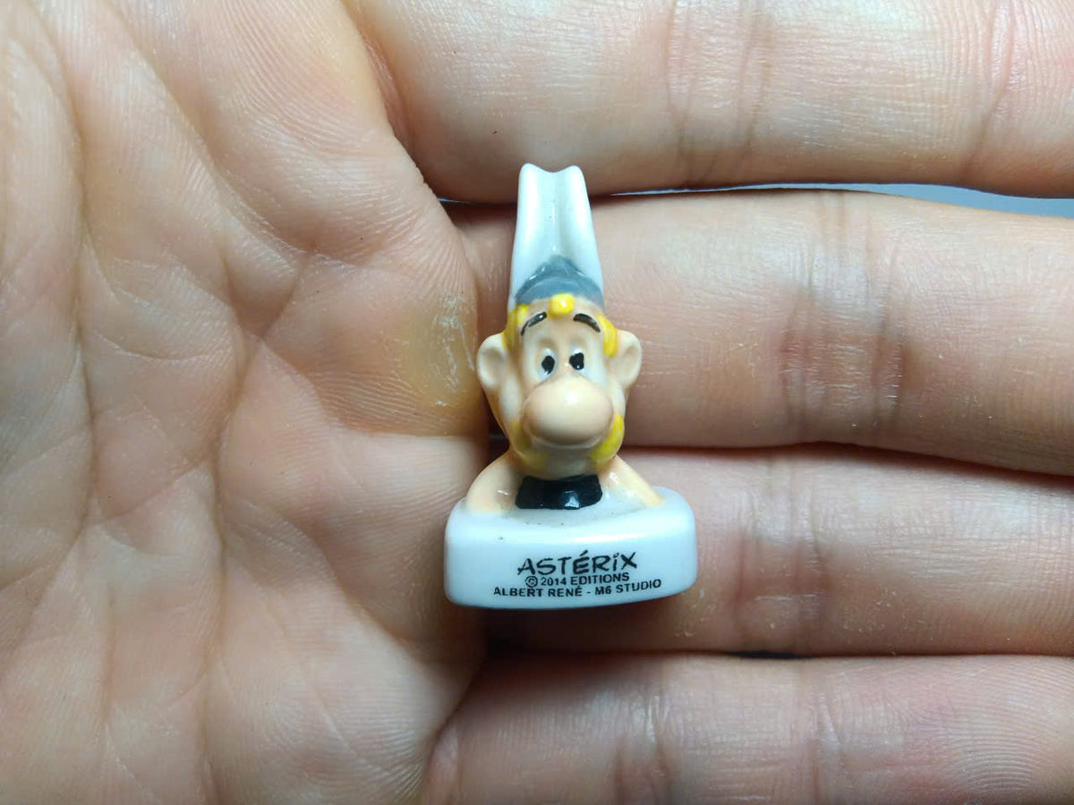 French Astérix & Friends Fève Set – Hand-Painted Porcelain Bust Miniatures (12 Pieces)