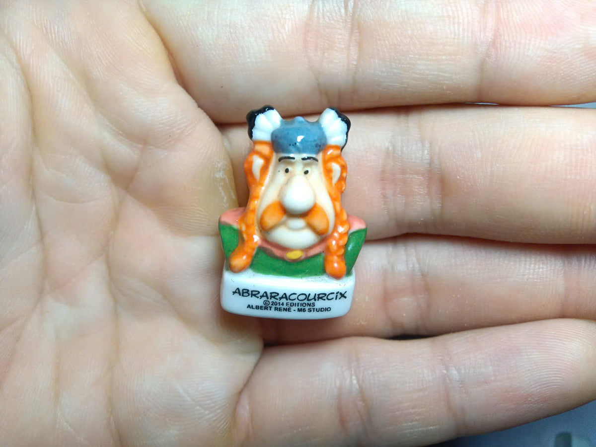 French Astérix & Friends Fève Set – Hand-Painted Porcelain Bust Miniatures (12 Pieces)