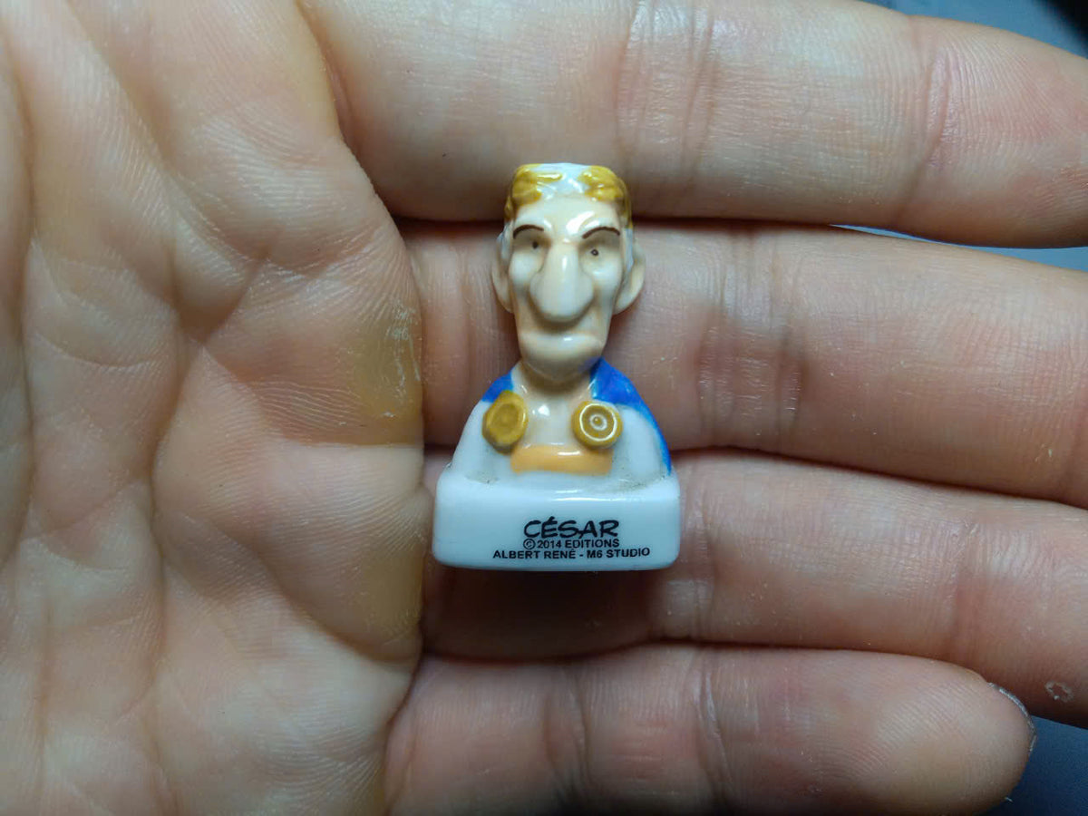 French Astérix & Friends Fève Set – Hand-Painted Porcelain Bust Miniatures (12 Pieces)