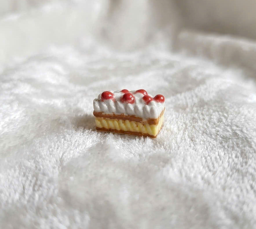 Red Berry Cream Cake Slice Fève – French Ceramic Miniature